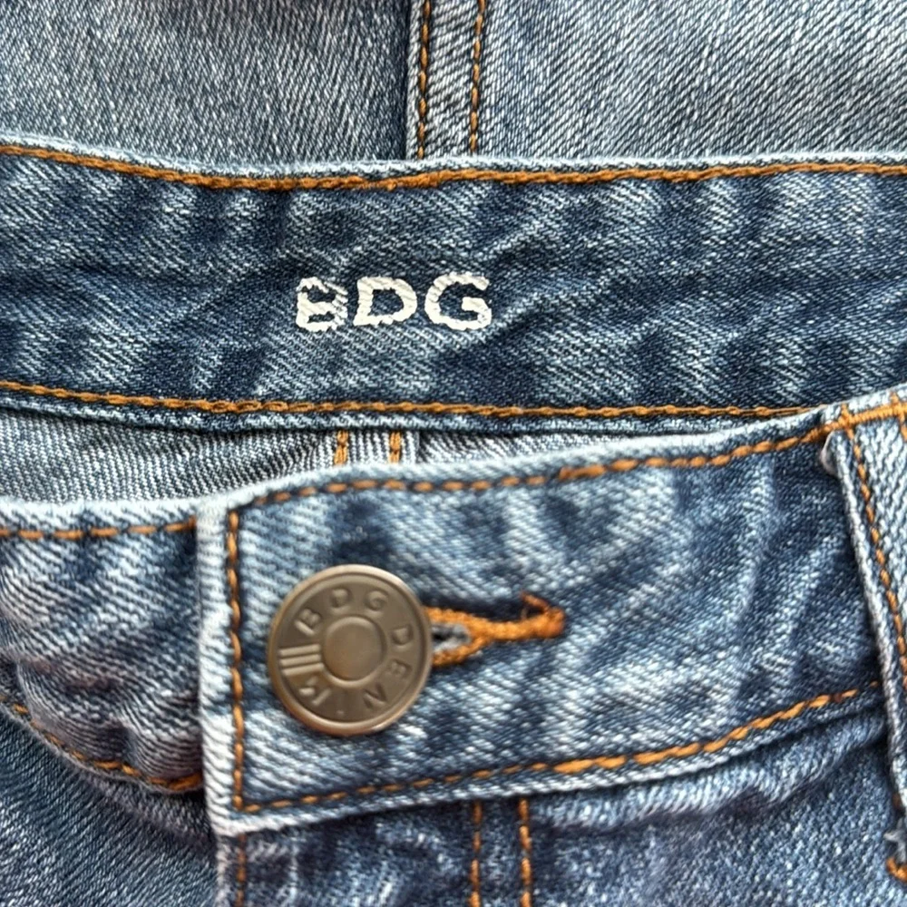 BDG Mid Rise Freja Vintage Fit Denim/Jean Shorts Size 32. Frayed Hems.
